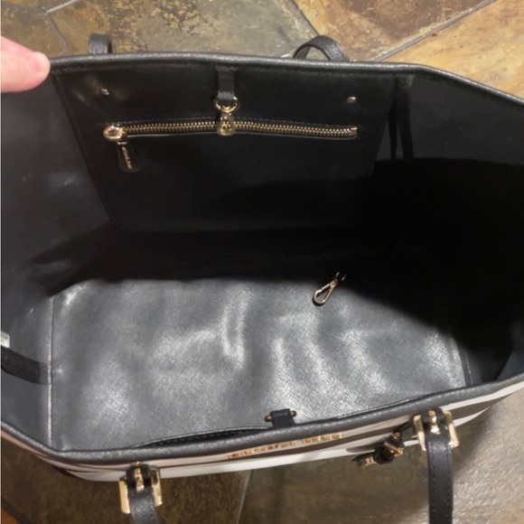 MK Tote - Picture 5 of 6